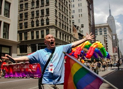 Qui veut m'épouser ????!!!! Photo de la Gay Pride New York 2011