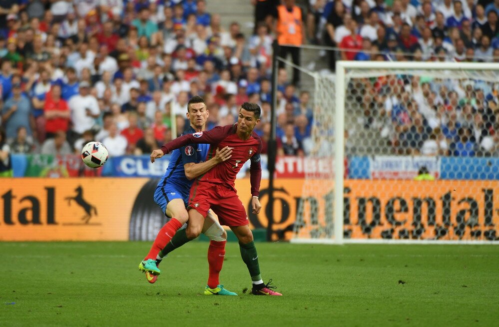 Laurent Koscielny et Cristiano Ronaldo